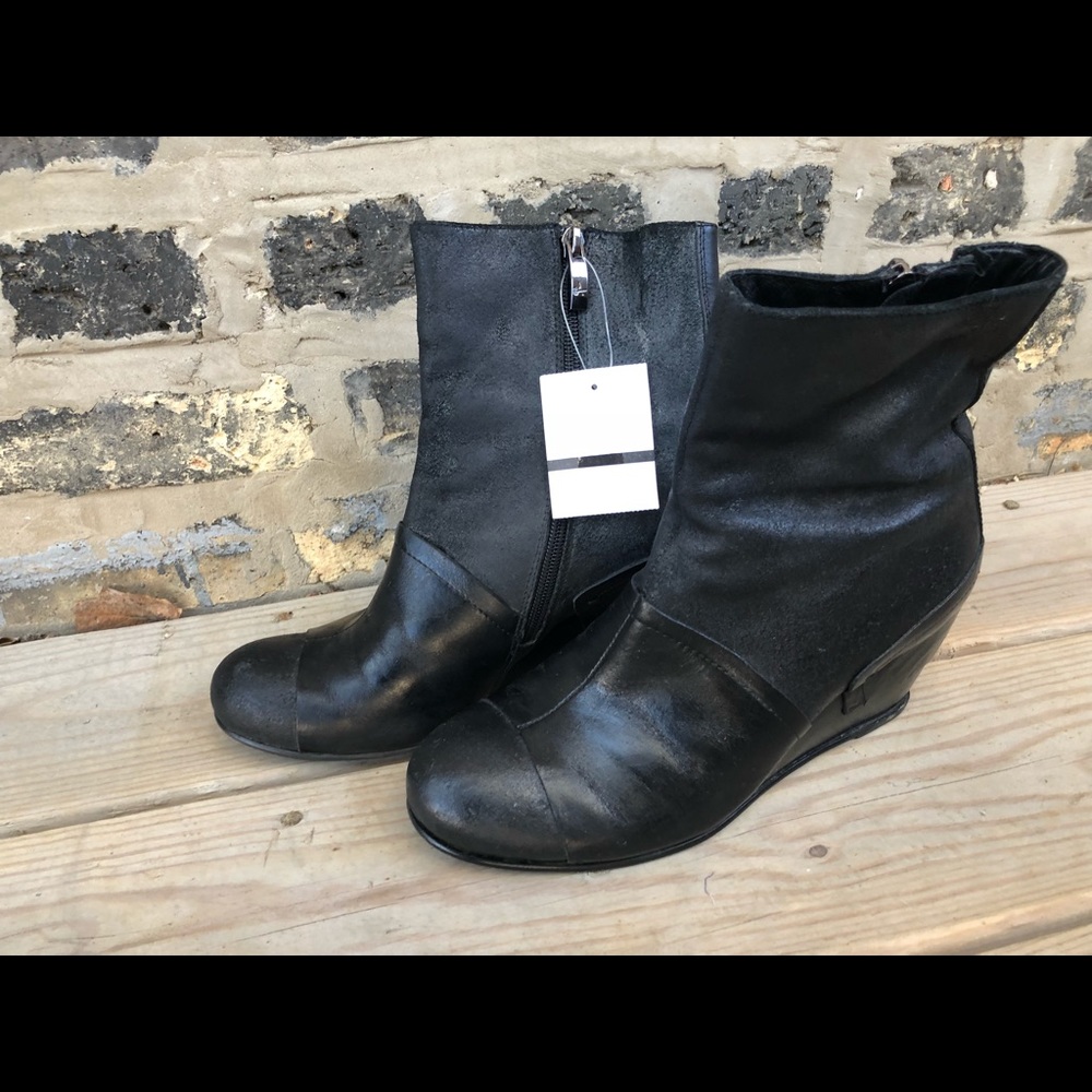 Black ⚫️ genuine leather ankle boots